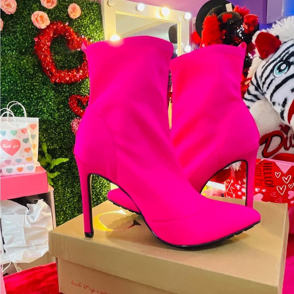 Pink Boots - Picture 2 of 2